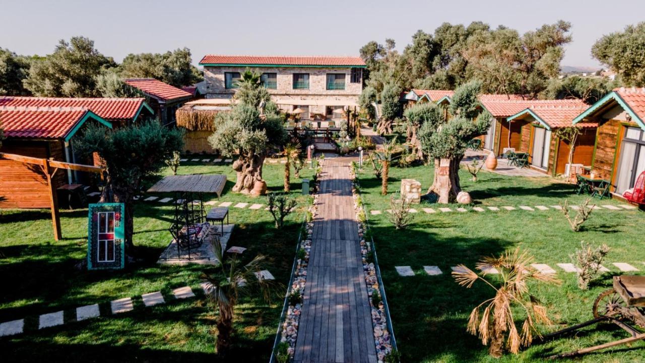 Serender Bungalov Bed & Breakfast Foca Exterior photo